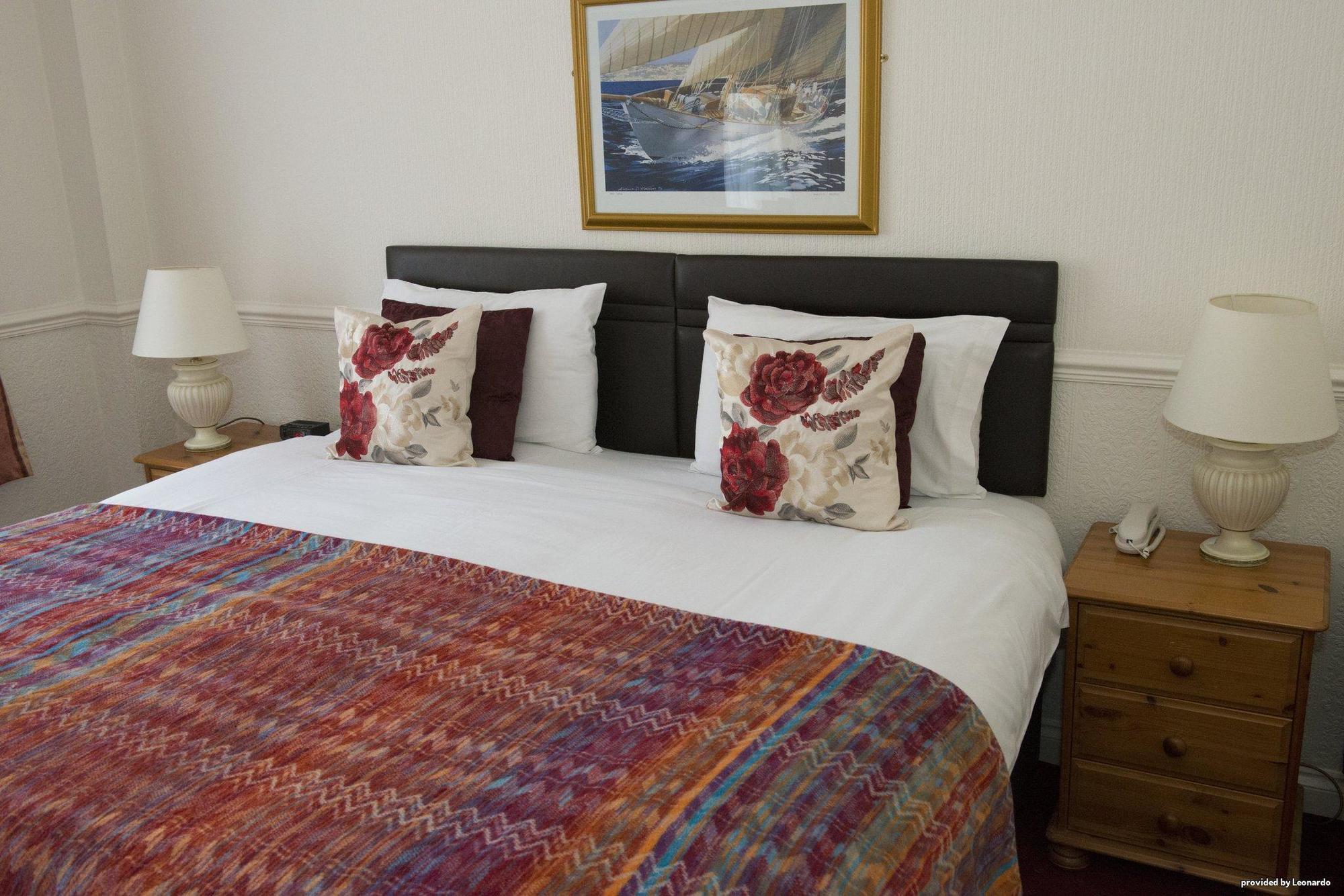 Cliff Head Hotel カーライオン・ベイ エクステリア 写真